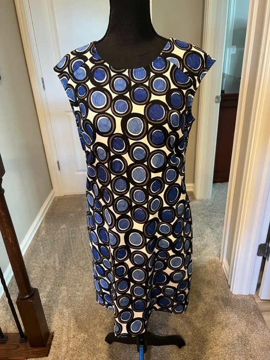 Agb Dress Dresses & Skirts - Cap-Sleeve Midi Dress in Blue & Black Circle Print